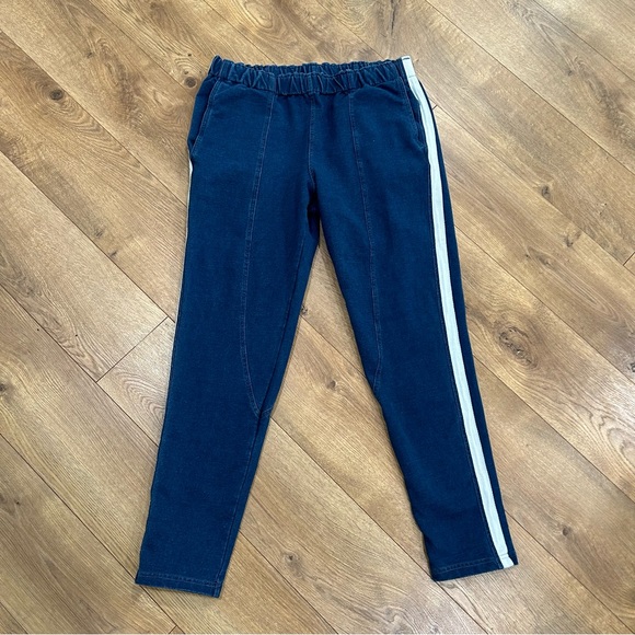 sundays Pants - Sundays - denim pants with white ribbon siding - Size two (M)